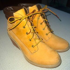 Timberland size 8M Women's Earthkeepers Amston wedge Boot 6 inch wheat